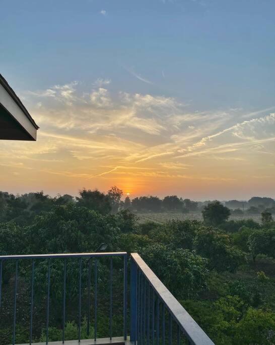 Shakuntala Farms - Rustic Farmstay With Modern Comforts Nashik Bagian luar foto